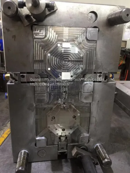 Latest Design Molding Plastic Injection Mould/plastic Mold/plastic Injection Manufacturers Custom Service photo-4