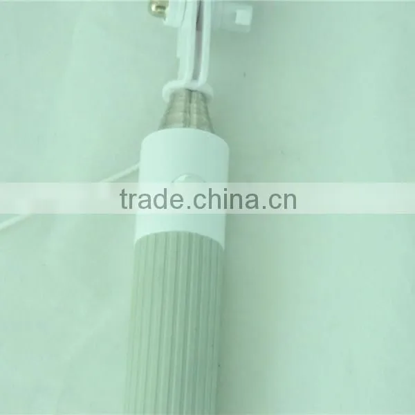 Z02 Plastic Selfie Stick With Bluetooth Remote Shutter for Wholesales photo-2