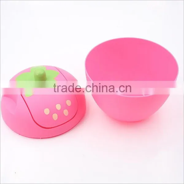 Creative Small Strawberry Shaped Plastic Table Trash Can photo-4