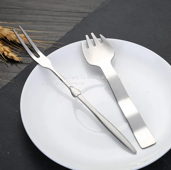 Creative Stainless Steel Cake Shovel, Dessert Knife, Fork and Spoon Suit photo-4