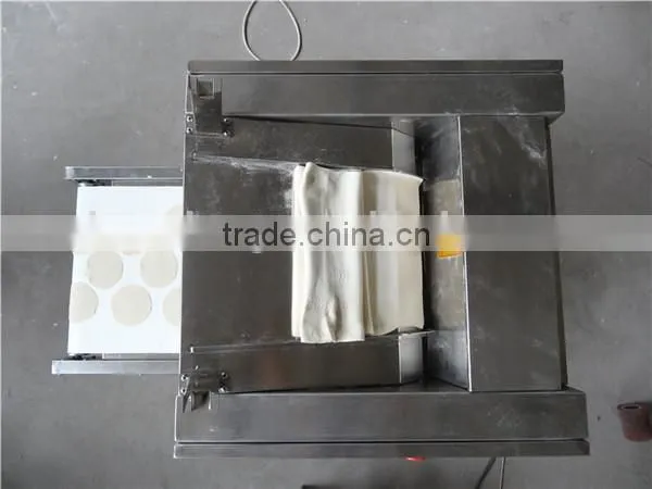 Chinese Good Designed Hand Dumpling Machine for Sale photo-4