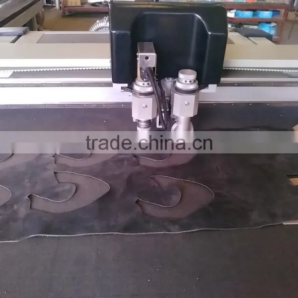 CNC Oscillating Knife Cutting Machine Flat Bed Leather Shoes Cutting Machine photo-5