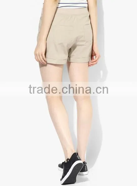 China Suppliers Women Board Shorts,Chino Beige Solid Cotton Casual Cargo Loose Fit Shorts Apparel photo-2