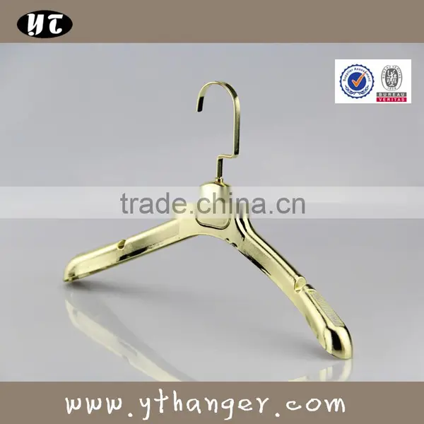 HA7022 Deluxe Plastic Hangers for Garment Gold Plated Coat Hanger Supplier's Choice photo-4