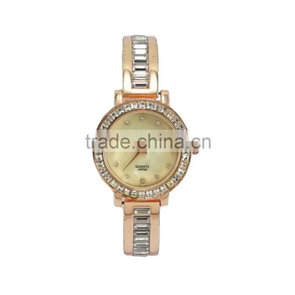 New Models Crystal and Alloy Watch Women Design Quartz Watch Models photo-2