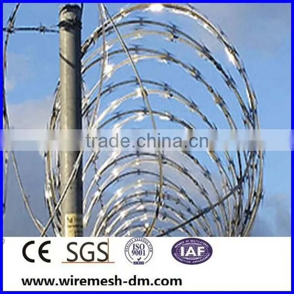 Hot-dipped Concertina Razor Barbed Wire , Razor Wire Fencing ,BTO-22 Razor Barbed Wire photo-5