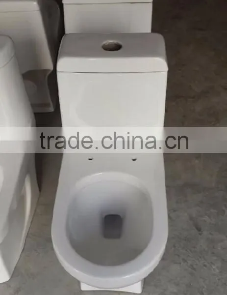 China Ceramic Toilet Siphonic One Piece Toilet Toilet Bowl photo-4
