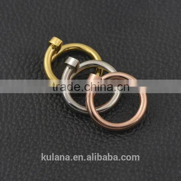 2015 New Design Twisted Nail Rings and Things