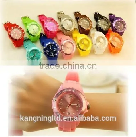 New Arrival Pop Christmas Promotion Gift Waterproof Silicone Wrist Watch photo-2