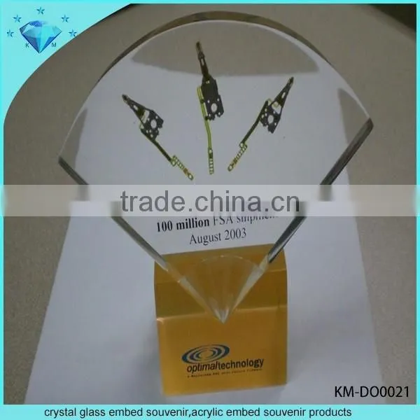 Shenzhen Manufacturer Supply Leaf Shaped Crystal Trophy With Engraving photo-4