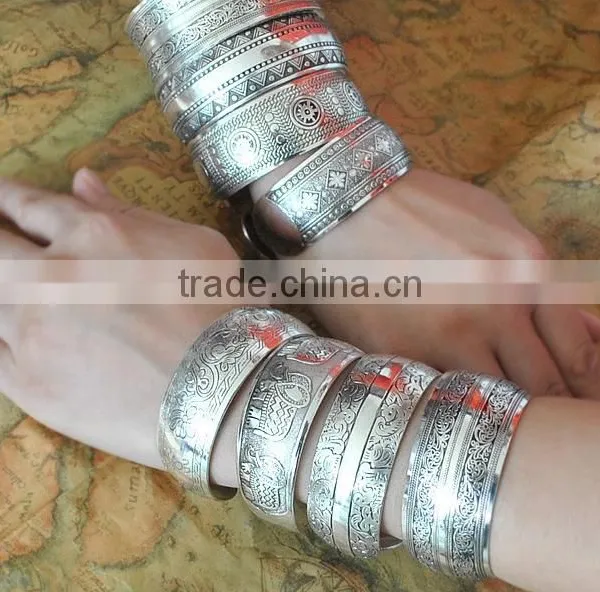 2016 Antique Silver Cuff Bangle New Custom Design Cuff Bangle Wholesale Cheap Zinc Alloy Bangle photo-3