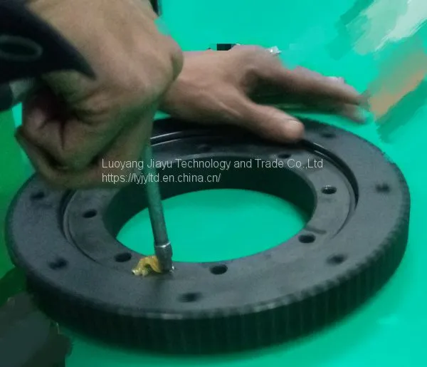 CRB 225 Crossed Roller Slewing Bearing With Special Surface Treatment for Medical Equipment photo-3