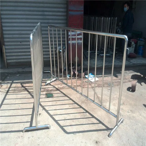 Modular Crowd Control Barrier 2.4m Length With Rubber Base for Stadium Safety photo-3