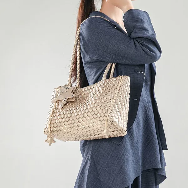 Handwoven Large Capacity Tote Bag Gun Gun Slung Across Body PU Material Vintage Style Shoulder Bag for Daily Use photo-3