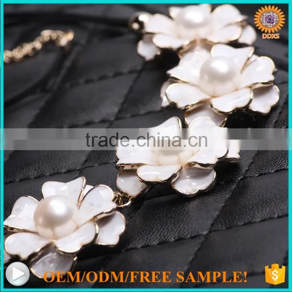 2016 Elegant 9-10mm Freshwater Pearl Flower Necklace photo-3