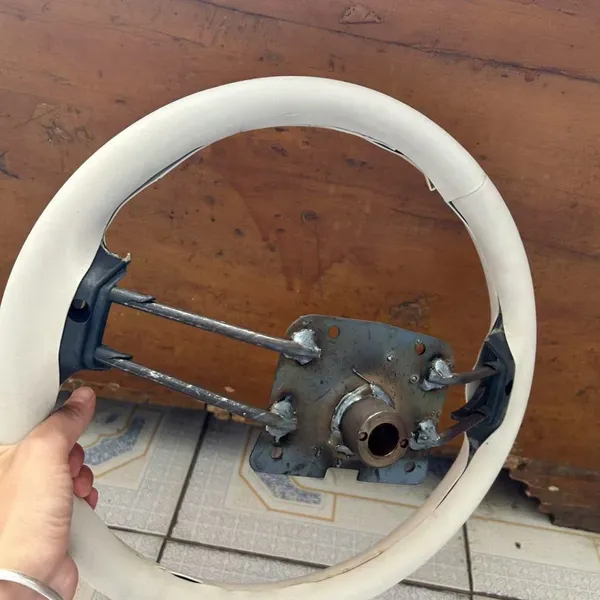 Small tricycle steering wheel