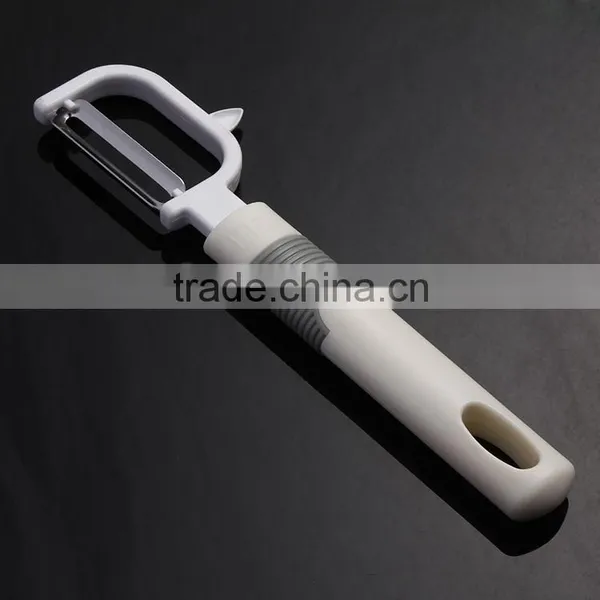 Vegetable Fruit Plastic Peeler Parer photo-3