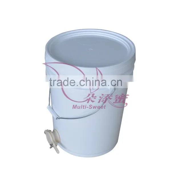 Beekeeping Supplies Food Grade Plastic Honey Bucket Tank With Gate Valve For Honey Extraction