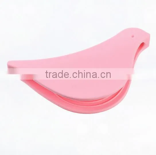 2017 New Product Bird Shaped Silicone Oven Rack Guard Grill Gloves photo-5