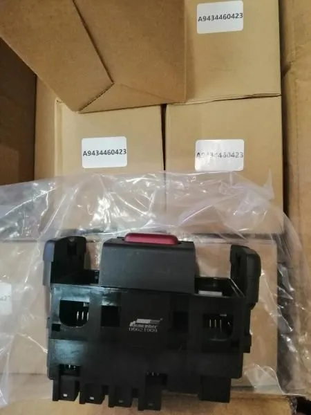 OEM 9434460523 Heavy Duty Truck Power Switch 4Pin Hazard Warning Light Indicator Switch photo-3