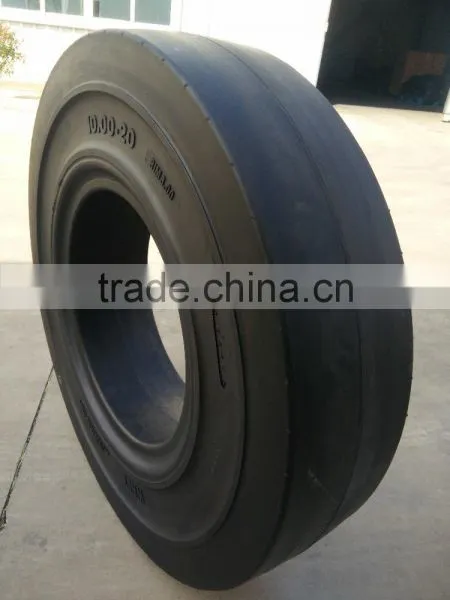 Smooth 10.00-20 Tire - Solid Tire With Rims photo-3