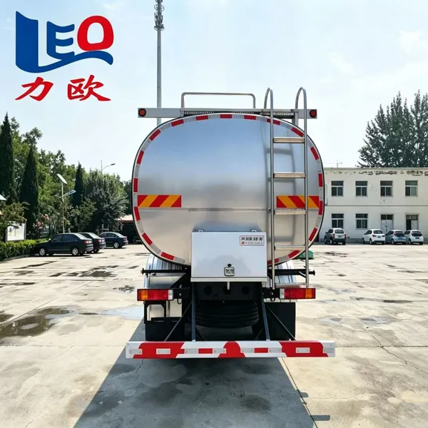 LEO Milk Transport Truck photo-3