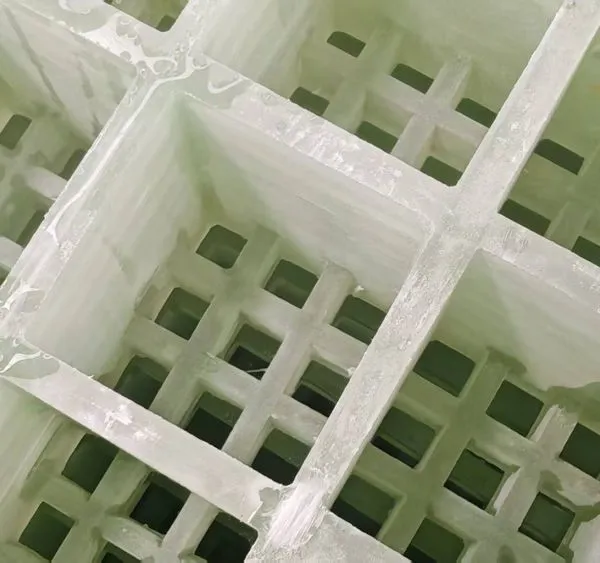 Composite Polyester Fiberglass Pedestrian Decking GRP Pultruded FRP Gratings photo-2