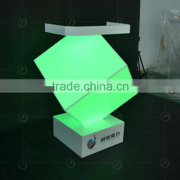 Customized Rubik Cube Shape Clear Acrylic Speech Lectern for Business Supplier's Choice photo-3