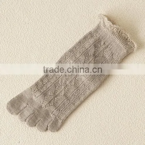 Hot Sale Japanese Design OEM School Lovely Girls Summer Thin Cotton Lace Toe Pilates Socks photo-4