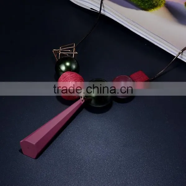Fashion Horseshoe Strip Pendant Long Necklace Square Hoop Large Bead on Chain Necklace Autumn Winter Long Sweater Necklace photo-2