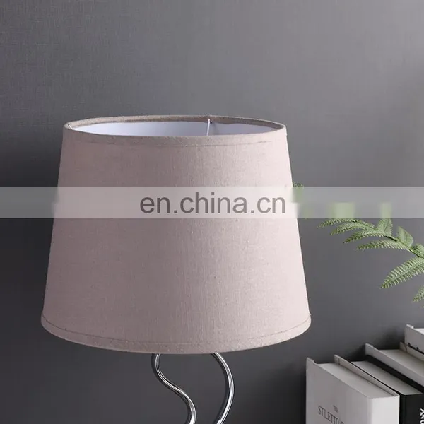 China Manufacturer Wholesale Creative Design Custom Fancy Table Lamps Metal for Home Decor photo-3