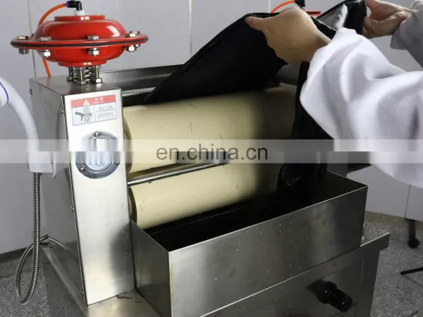 Textile Laboratory Equipment Sample Dyeing Machines Mini Padders photo-5