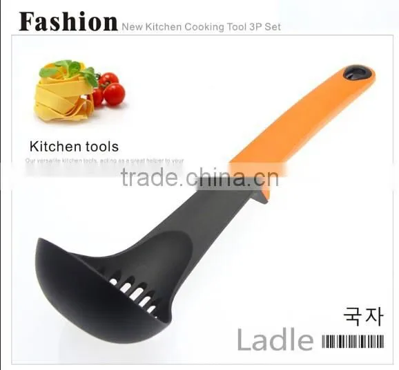 New FDA Grade Nylon Kitchen Utensil Set for 3 Pcs With TPR Handle and Include Holder photo-2