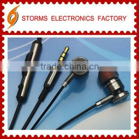 Stereo TPE Patent Ear Earphones&earbuds With Mic and Volome in Retail Packaging photo-6