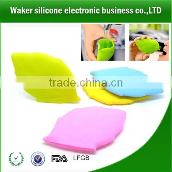 2017 Wholesale Leaf Shape Silicone Cup/pocket Cup /silicone Collapsable Cup