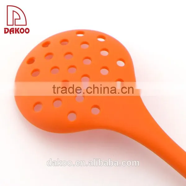 High Temperature Resistant Long Handle Silicone Colander photo-5