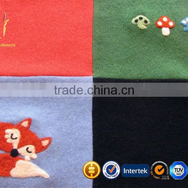 Pure Cashmere Wool Travel Blanket With Animals photo-2