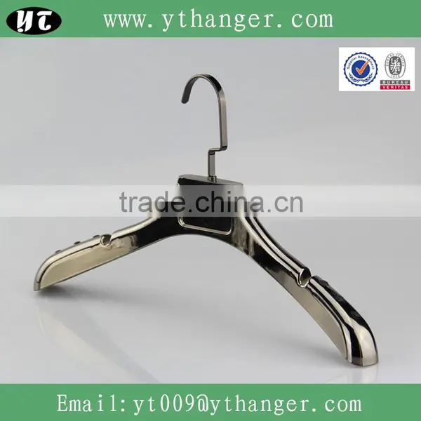 HA6832 Plastic Notched Non Slip Hanger Electroplated Coat Hanger photo-3