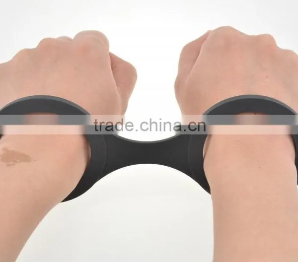 2016 Best Selling Colorful Personalize Sex Full Silicone Handcuff for Adults photo-2