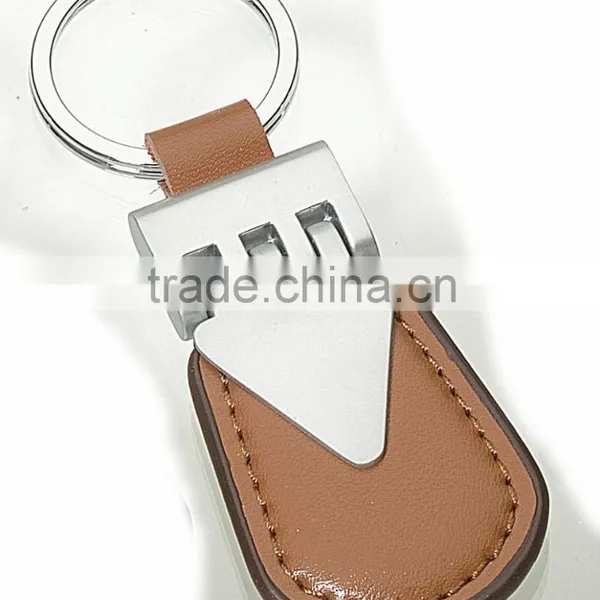 Leather Key Holder With Metal Gear Design photo-6