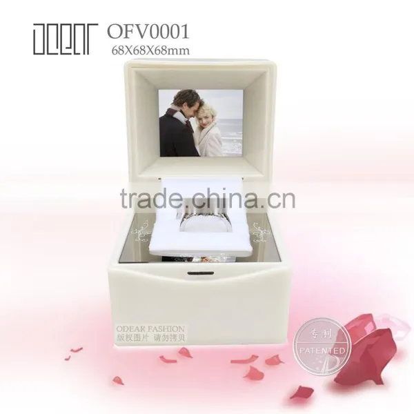 Creative Customized Lcd Screen Romantic Video Plastic Ring Box photo-3