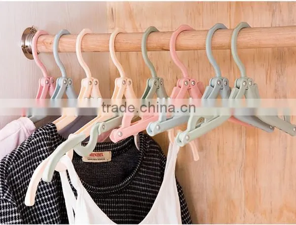 Hot Selling Plastic Foldable Travel Home Clothes Hanger With Anti-slip Grooves photo-4