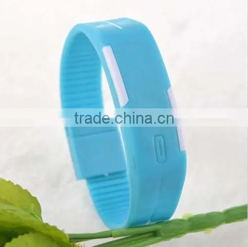 Womens Date Rubber LED Waterproof Bracelet Watch Digital Sport Wrist Watch photo-3