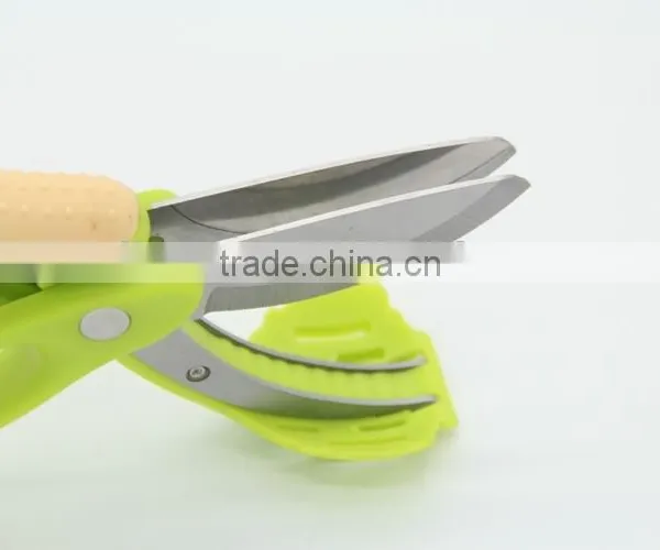 Salad Tongs Green Salad Cutter in Kitchen Use photo-3