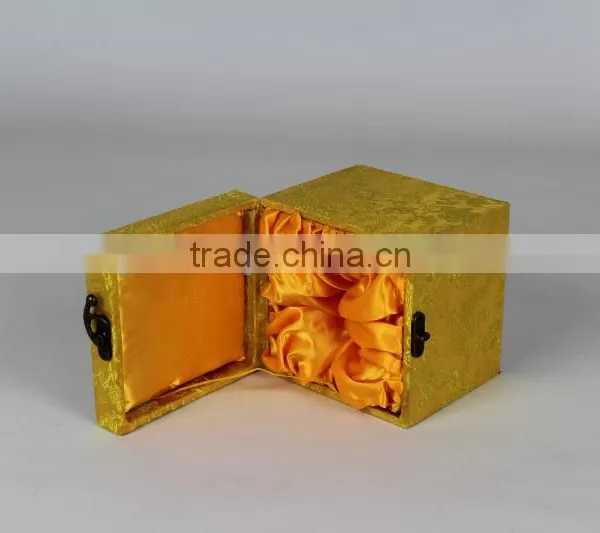 Fabric and Wooden Perfume Box photo-3