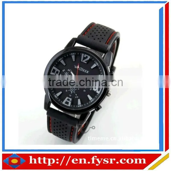 2013 New Popular Cheap Wholesale Price Trendy Silicone Sport Watch
