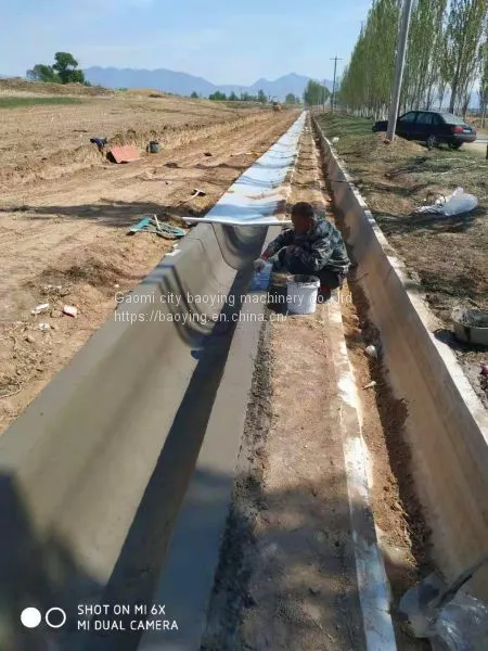 Baoying Irrigation Canal Slipform Machine/large River Canal Forming Machine/side Ditch Lining Machine photo-2