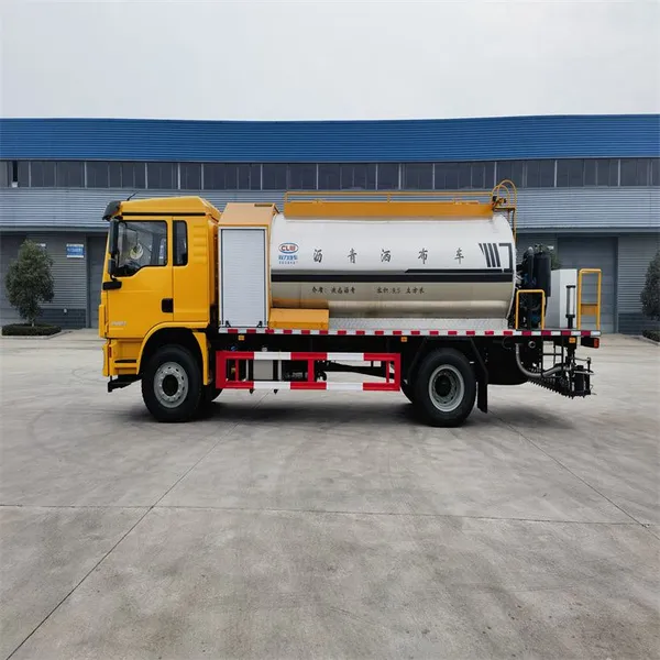 Road Maintenance Vehicle Export, Dongfeng Export-type Asphalt Distributor, Custom Production