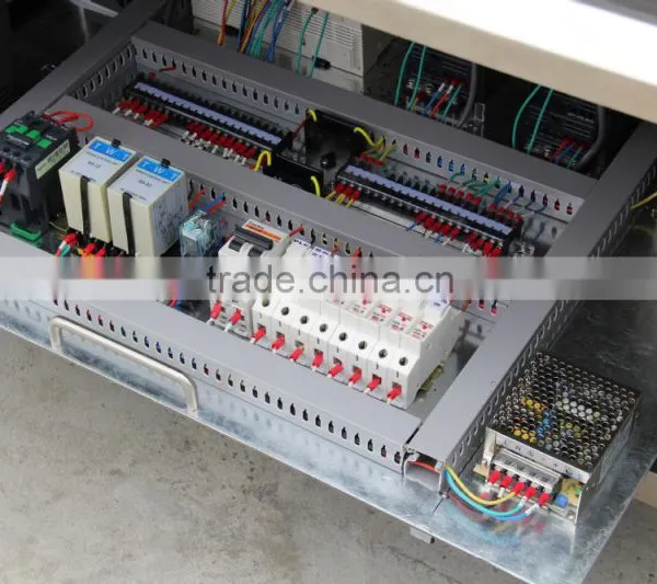 Cosmetics Plane Labeling Machine photo-4