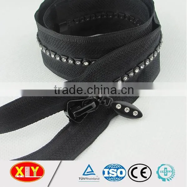 High Quality Custom Pull Plastic Diamond Zipper , Rhinestone Zipper photo-2